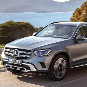 خودروی لوکس مرسدس بنز