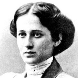 آنا آخماتووا شاعر و نویسنده قرن بیستم